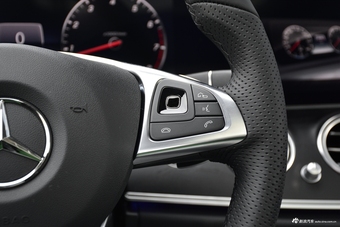 2018款奔驰E级改款2.0T自动 300L 运动豪华型