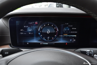 2018款奔驰E级改款3.0T自动 320 L 4MATIC