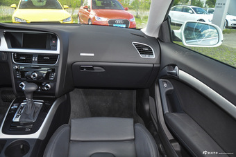 2016款改款奥迪A5 2.0T自动Coupe45TFSI舒适型