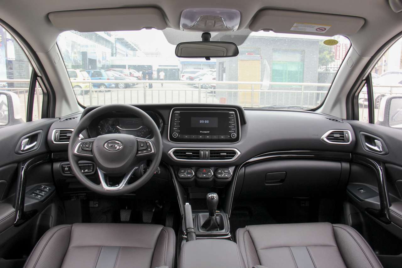 2018款传祺GS4 1.3T手动两驱精英版200T