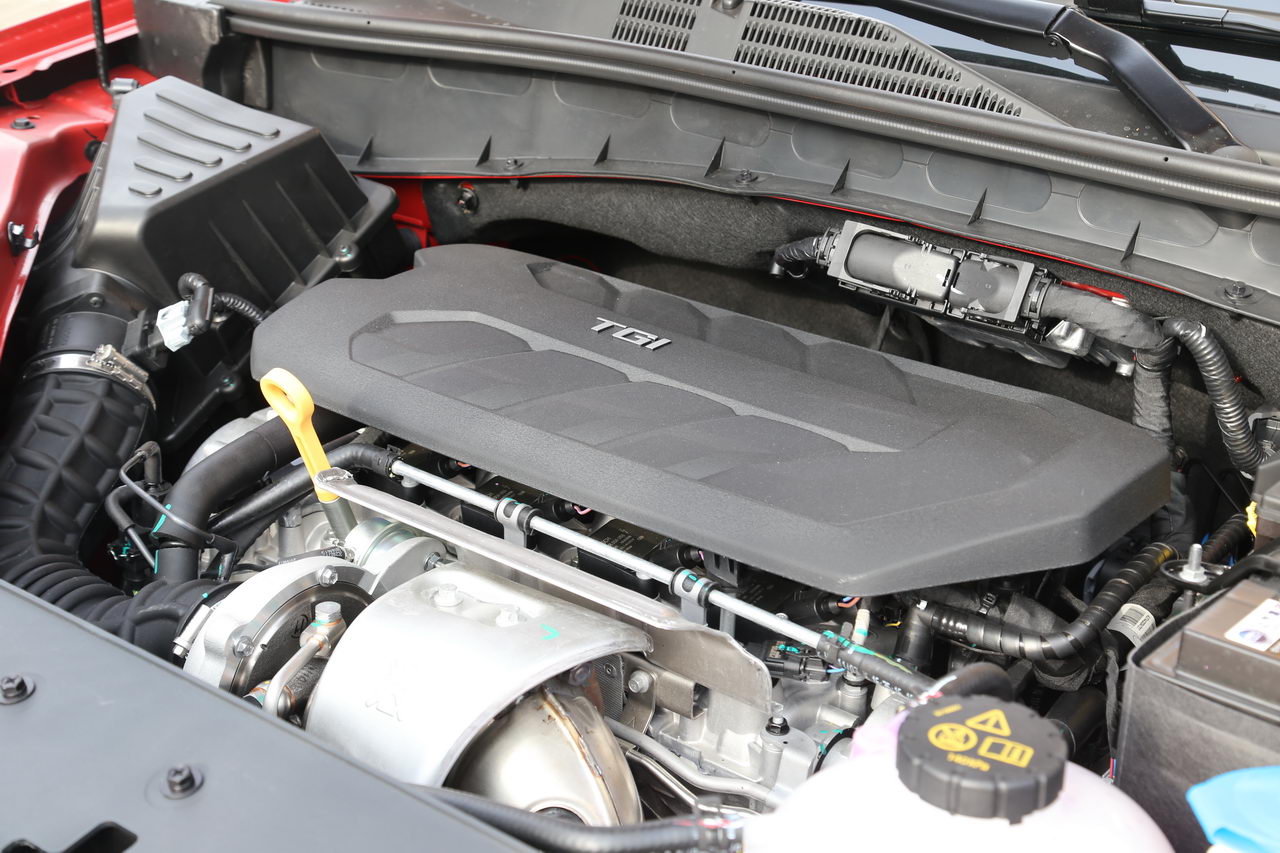 2017款锐腾2.0T 30T自动四驱旗舰版