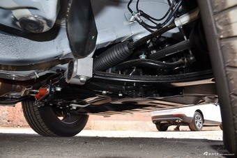 2016款宝沃BX7 2.0T自动两驱豪华版28T