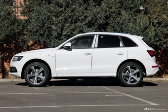 2017款奥迪Q5 2.0T自动40TFSI豪华型（白）