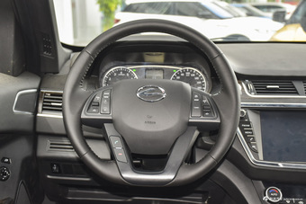 2015款陆风X7 2.0T自动全景尊贵版