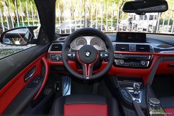 2018款宝马M4 3.0T 双离合双门轿跑车迷限量版