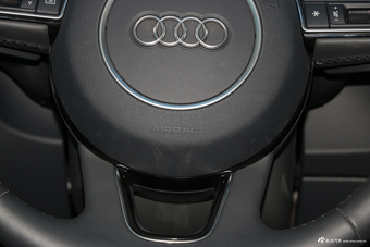 2018款奥迪Q3 30周年年型 35 TFSI时尚型