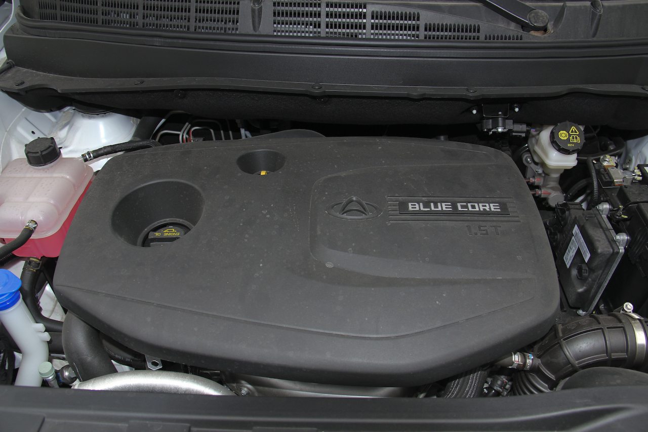 2017款长安欧尚A800 1.5T手动豪享型