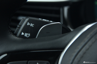 2018款宝马5系2.0T自动530Li尊享型豪华套装