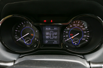 2018款驭胜S350 2.0T自动四驱柴油超豪华版5座