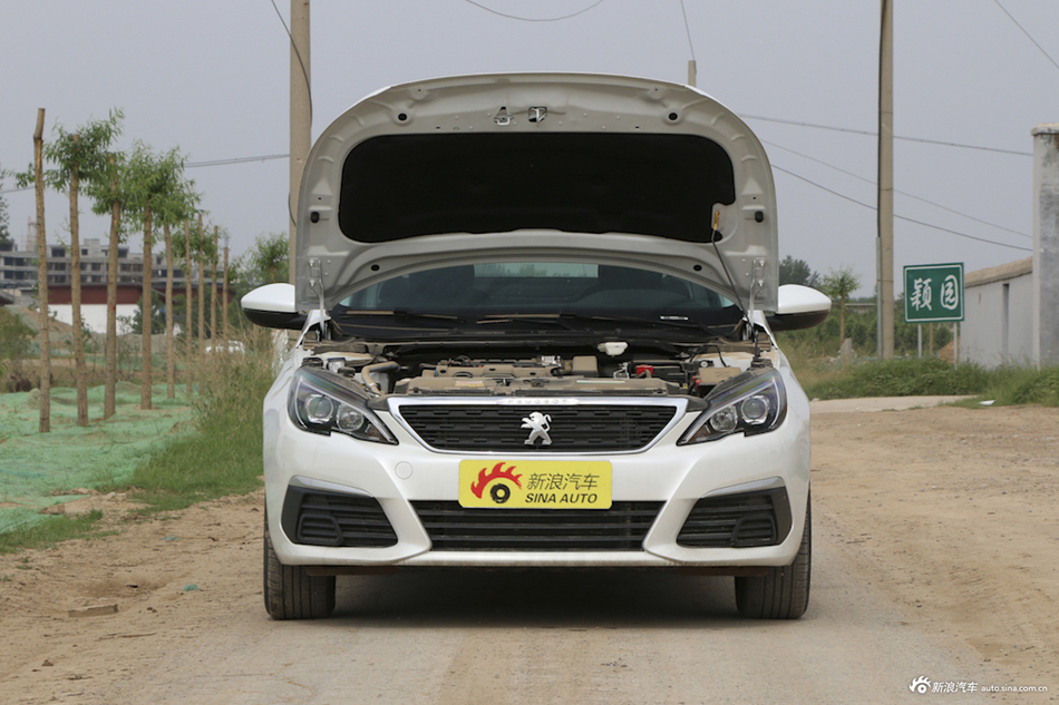 2018款标致308 1.6L自动时尚版