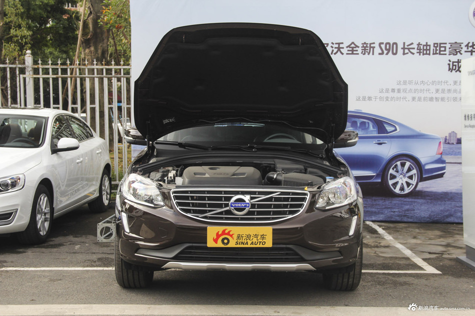 2017款 沃尔沃XC60 2.0T T5 智行版