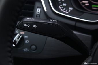 2017款奥迪A4L 2.0T自动40TFSI风尚型 