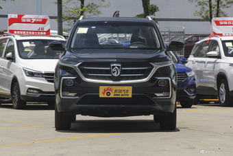 2018款宝骏530 1.8L自动豪华型