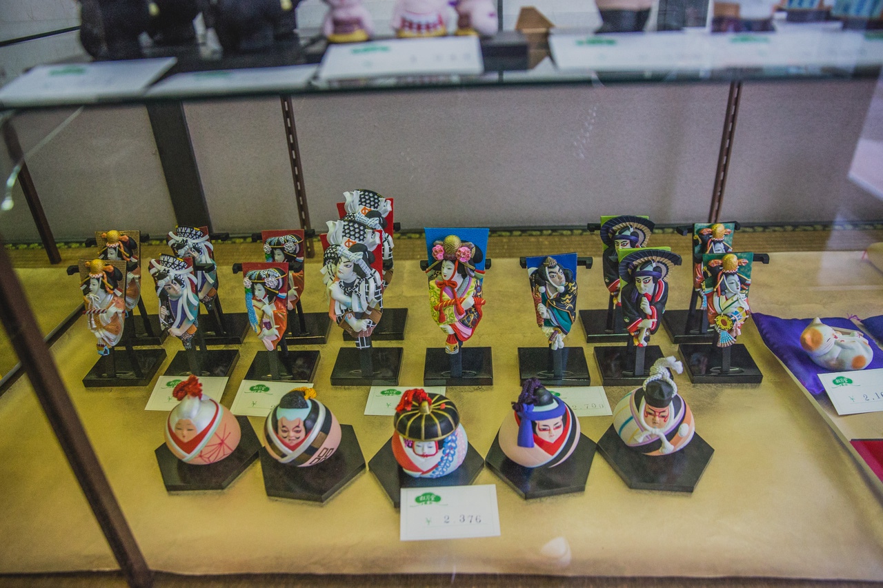 LEXUS雷克萨斯匠心之旅  博多人形 上色工艺见学