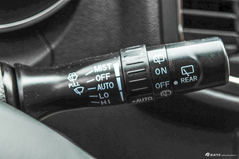 2016款萨瓦纳2.0T自动四驱汽油尊享版5座