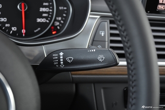 2018款奥迪A6L 30周年年型 45 TFSI quattro 豪华型