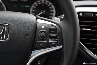 2017款本田UR-V 2.0L 370TURBO自动四驱尊耀版