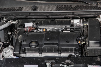 2016款标致308 1.6L自动时尚版