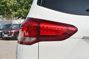 2017上汽大通D90 2.0T自动四驱北极星