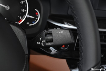 2018款宝马5系2.0T自动528Li上市特别版