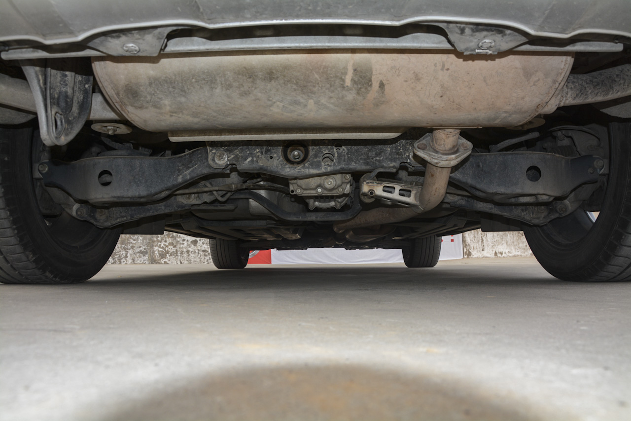 2017款楼兰2.5L自动S/C XV HEV混动四驱旗舰版