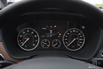 2016款宝沃BX7 2.0T自动 6座四驱旗舰型