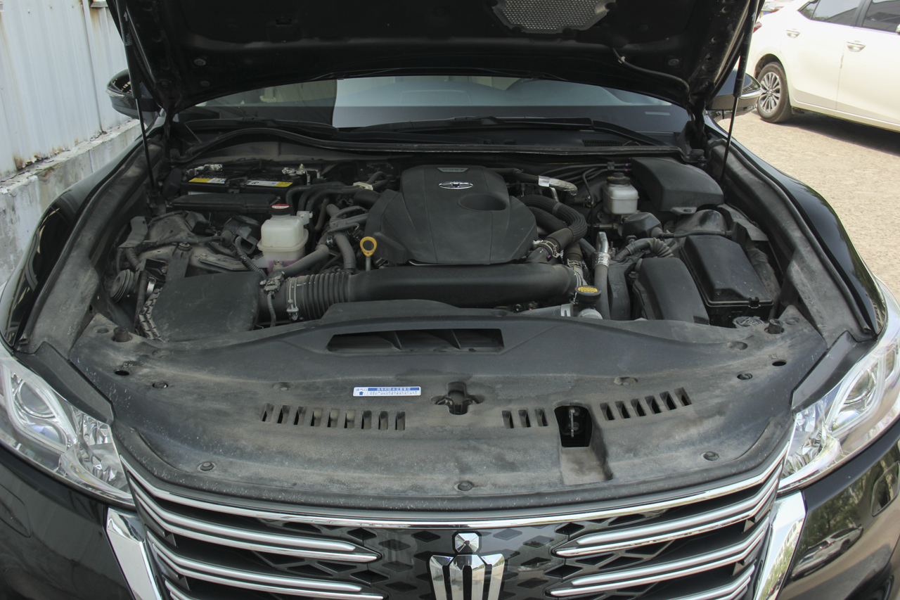 2018款皇冠2.0T自动尊享版