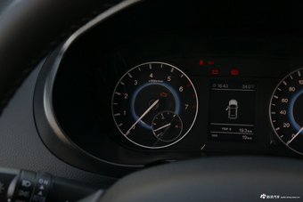 2018款风光S560 1.8L手动豪华型7座