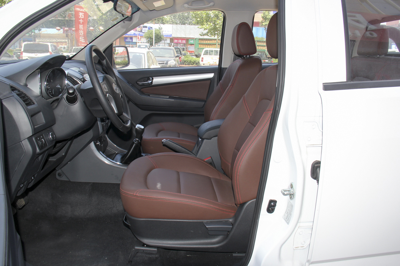 2018款庆铃TAGA 3.0T手动四驱豪华版