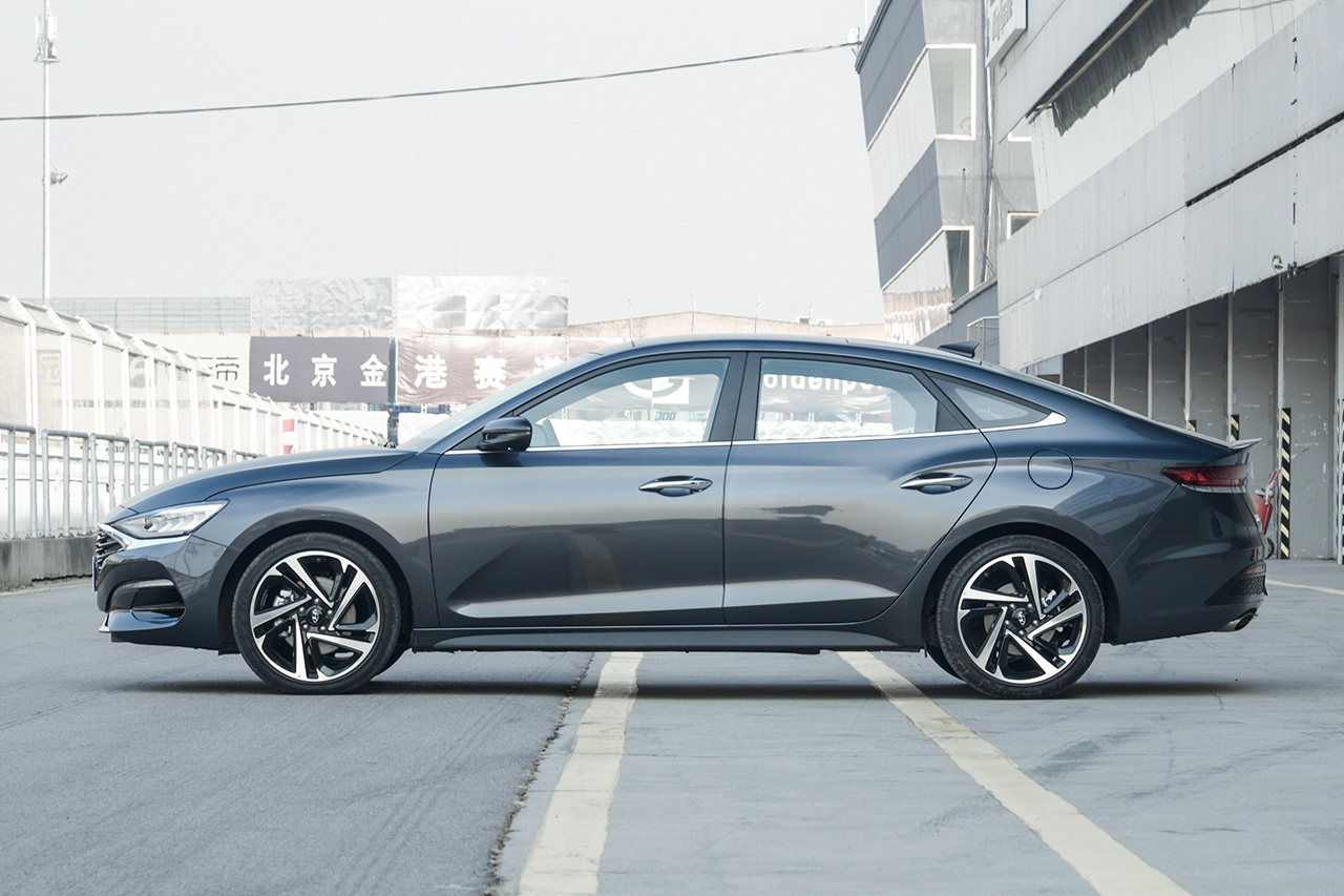 实拍|全新菲斯塔 个性/运动叫板思域