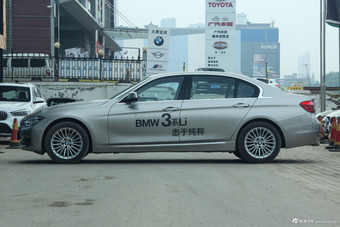 2017款宝马3系2.0T自动豪华设计套装320Li