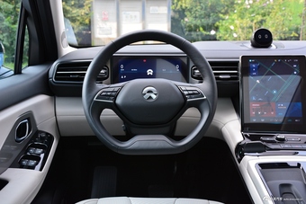 2018款蔚来ES8 创始版