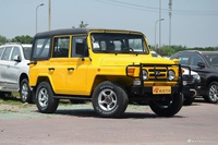 2016款BJ 212 2.0L手动方门四驱豪华型 国V