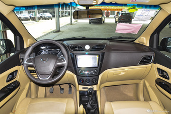 2016款五菱宏光S1 1.5L手动尊享型图片