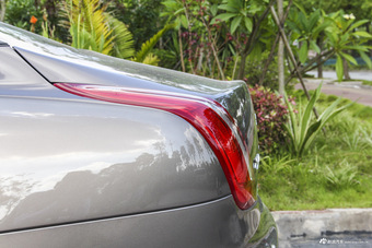 2015款捷豹XJL 3.0L自动SC两驱尊享商务版