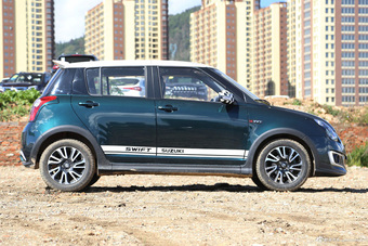 2013款雨燕1.5L自动20周年限量版