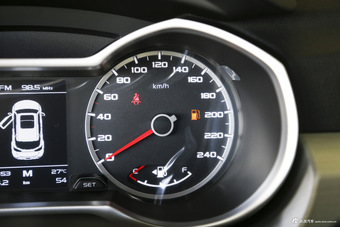 2016款吉利博越2.0L手动智尚型