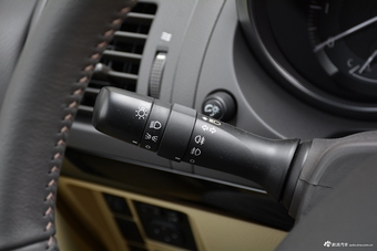 2017款丰田霸道4000 TX-L 7座中东版