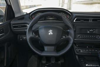 2016款标致308 1.6L手动时尚版