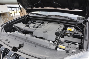 2017款丰田霸道4000 TX-L 7座中东版