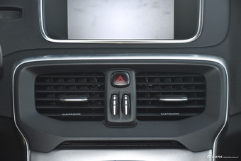 2017款沃尔沃V40 1.5T自动T3 智雅版