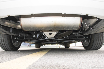 2016款宝马3系GT 320i 2.0T自动设计套装型 矿石白