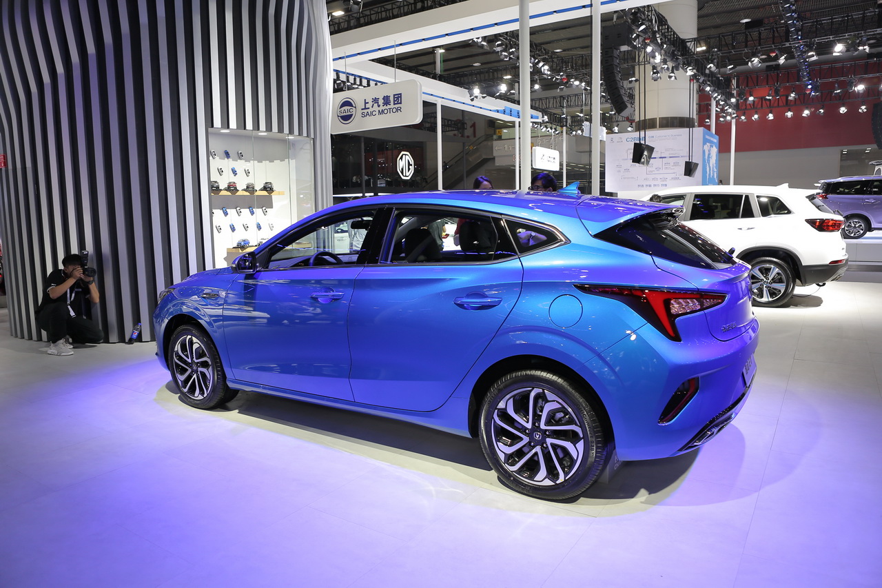 实拍全新长安逸动ET 拥有400km超远续航