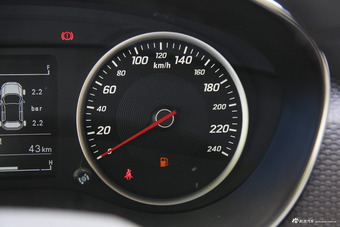 2017款宝骏730 1.5T手动时尚型7座