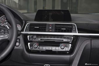 2017款宝马3系2.0T自动M运动型320Li