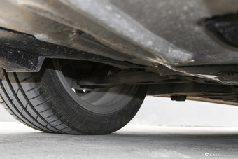 2018款宝马1系118i自动设计套装型