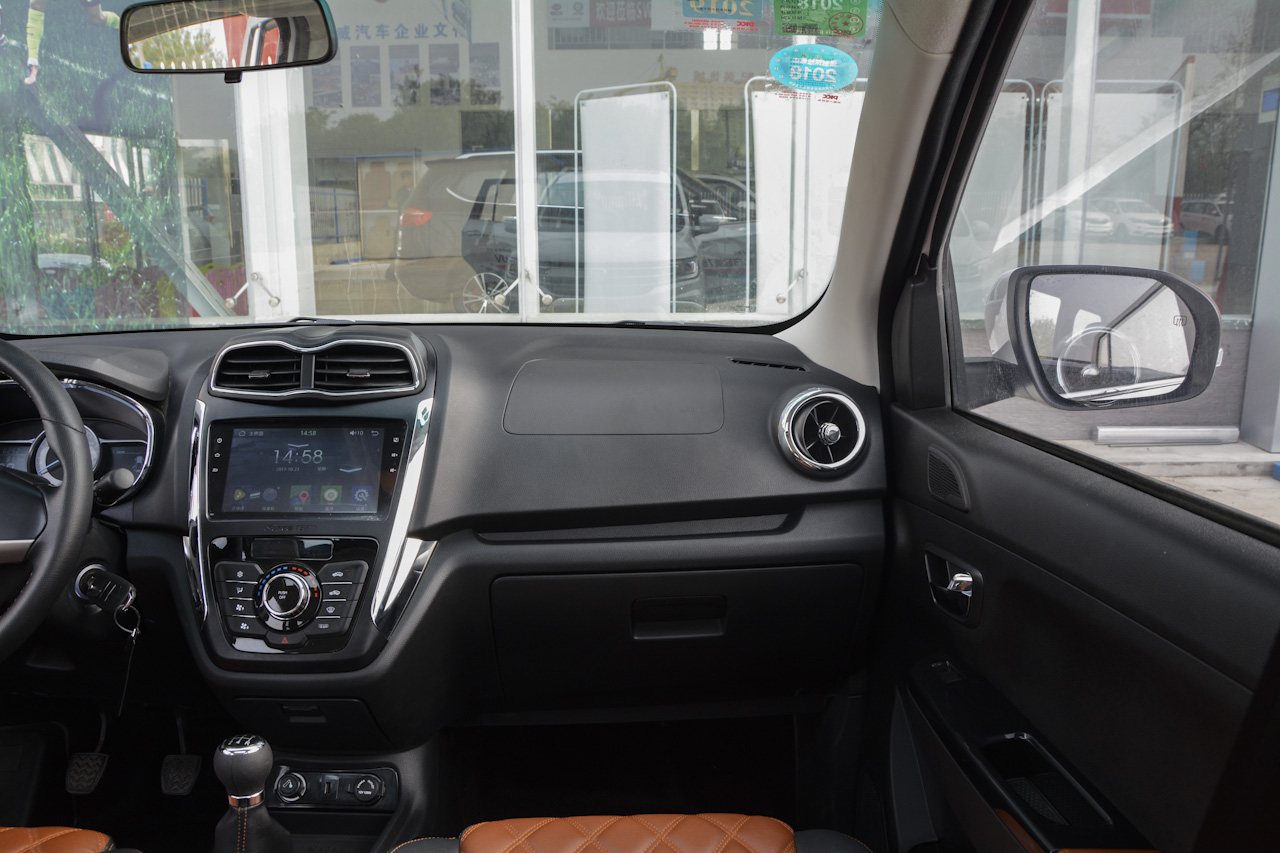 2017款斯威X3 1.5T手动时尚型