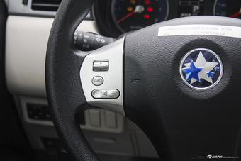 2015款启辰R50 1.6L自动豪华版