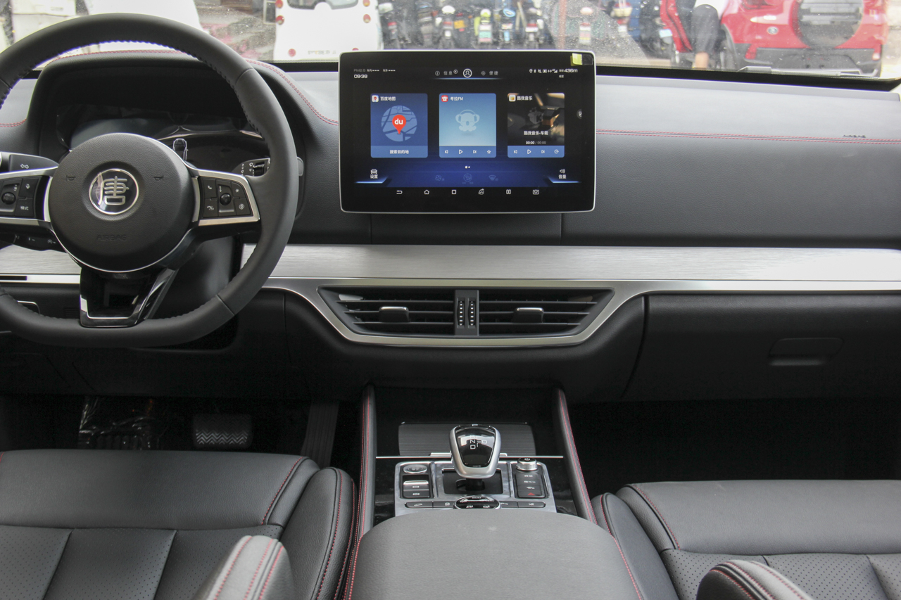 2018款比亚迪唐新能源2.0T全时四驱智联创享型7座