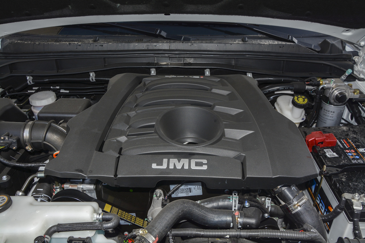 2017款域虎2.4T手动柴油四驱豪华版JX4D24A5